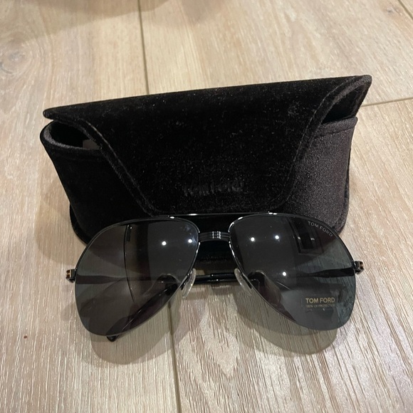 Tom Ford Black Aviator Sunglasses - Picture 1 of 5